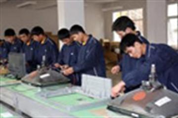 Tỷ lệ có việc làm sau khi học nghề tối thiểu đạt 80%