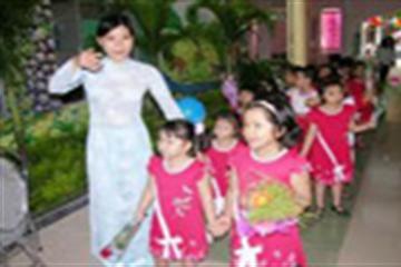 Tiến tới phổ cập giáo dục mầm non cho trẻ 05 tuổi 