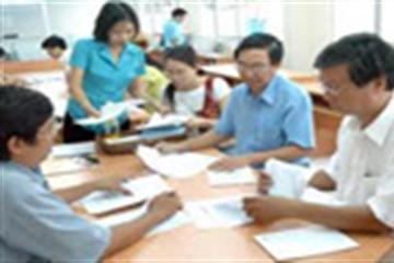 Buộc thôi việc viên chức sử dụng giấy tờ tuyển dụng không hợp pháp 