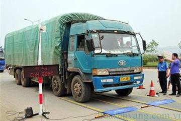 Không xử phạt xe chở hàng quá trọng tải dưới 10% đến hết 2014