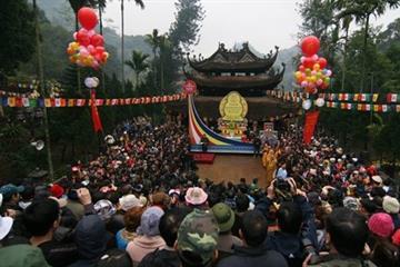 Cấm cán bộ, công chức đi lễ hội trong giờ hành chính