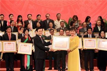 Khác nhau giữa Nghệ sĩ nhân dân và Nghệ sĩ ưu tú