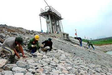 Các tỉnh cần chủ động trong công tác hộ đê, chống lũ bão 