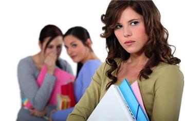 Phân biệt tội Làm nhục người khác và tội Vu khống
