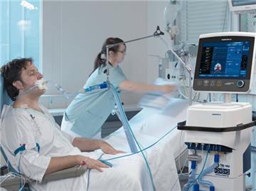 Tối đa 01 máy thở/giường hồi sức sau phẫu thuật