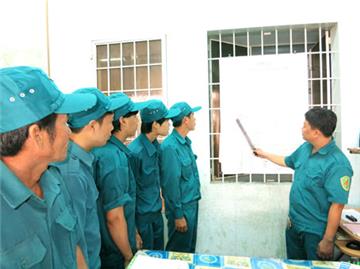 Thêm trường hợp công chức xã chỉ cần bằng trung cấp theo Luật Dân quân tự vệ