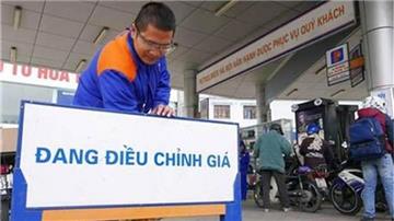 Giá xăng tăng mạnh gần 900 đồng/lít từ 15h chiều nay