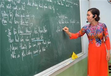 Bộ Nội vụ hướng dẫn ký hợp đồng lao động với giáo viên