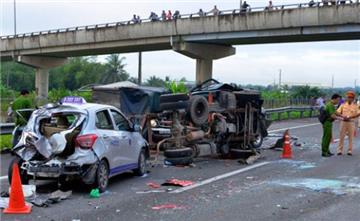 Thủ tướng: Phải làm rõ nguyên nhân sâu xa gây tai nạn giao thông