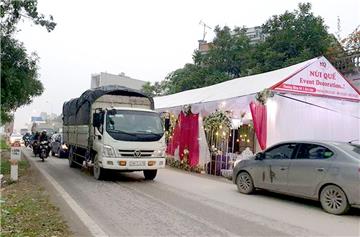 Dựng rạp đám cưới trên vỉa hè được không?