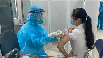 7.679 người ở Hà Nội tiêm vắc xin Covid, sức khỏe bình thường