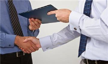 Có mấy hình thức chuyển giao quyền tác giả, quyền liên quan?