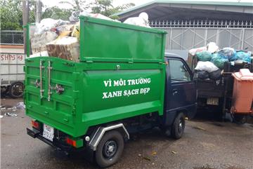 Xe chở rác không được rò rỉ chất thải xuống đường