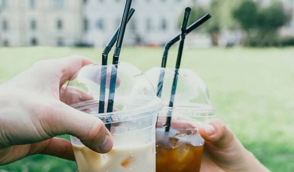 Hà Nội: Không dùng cốc nhựa, ống hút nhựa tại nơi làm việc
