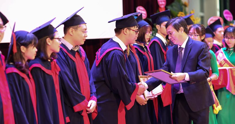 Từ 15/2/2020, bác sĩ, kỹ sư không cần phải học lên thạc sĩ?