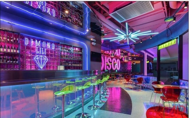 Thủ tướng: Tạm đóng cửa quán karaoke, mát-xa để phòng dịch
