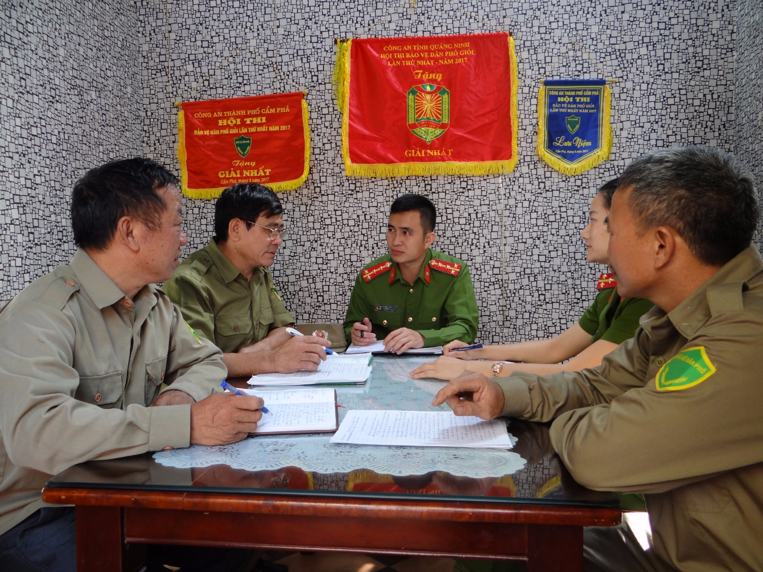 4 việc người dân được “bàn” với Cảnh sát quản lý hành chính