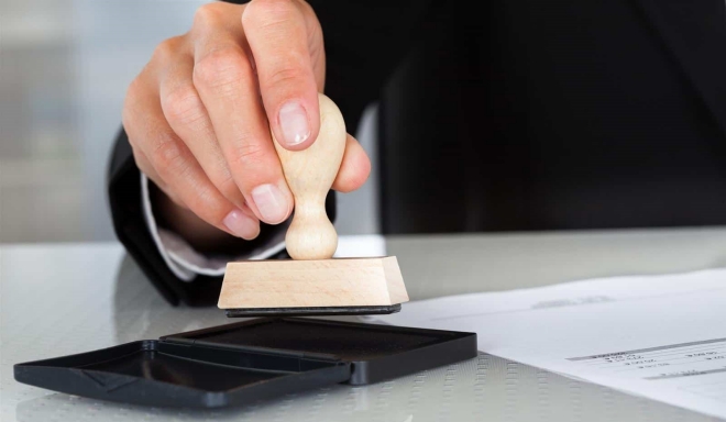 lap di chuc o van phong luat su