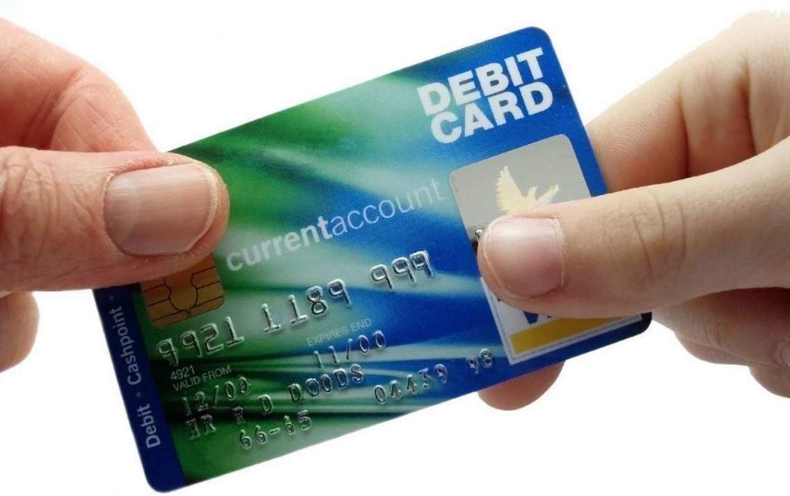 Thẻ ghi nợ quốc tế là phương tiện thanh toán rất tiện lợi cho những người thường xuyên đi lại giữa các quốc gia. Bạn có thể dễ dàng sử dụng thẻ này để mua sắm, rút tiền hoặc đóng phí trực tuyến một cách thuận tiện. Hãy xem ảnh liên quan đến thẻ ghi nợ quốc tế để hiểu rõ hơn về tiện ích mà thẻ đem lại.