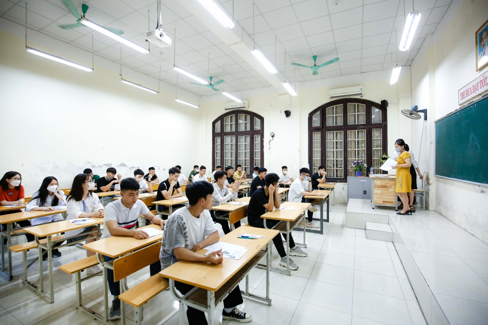New Circular on organizing examinations for foreign-language proficiency