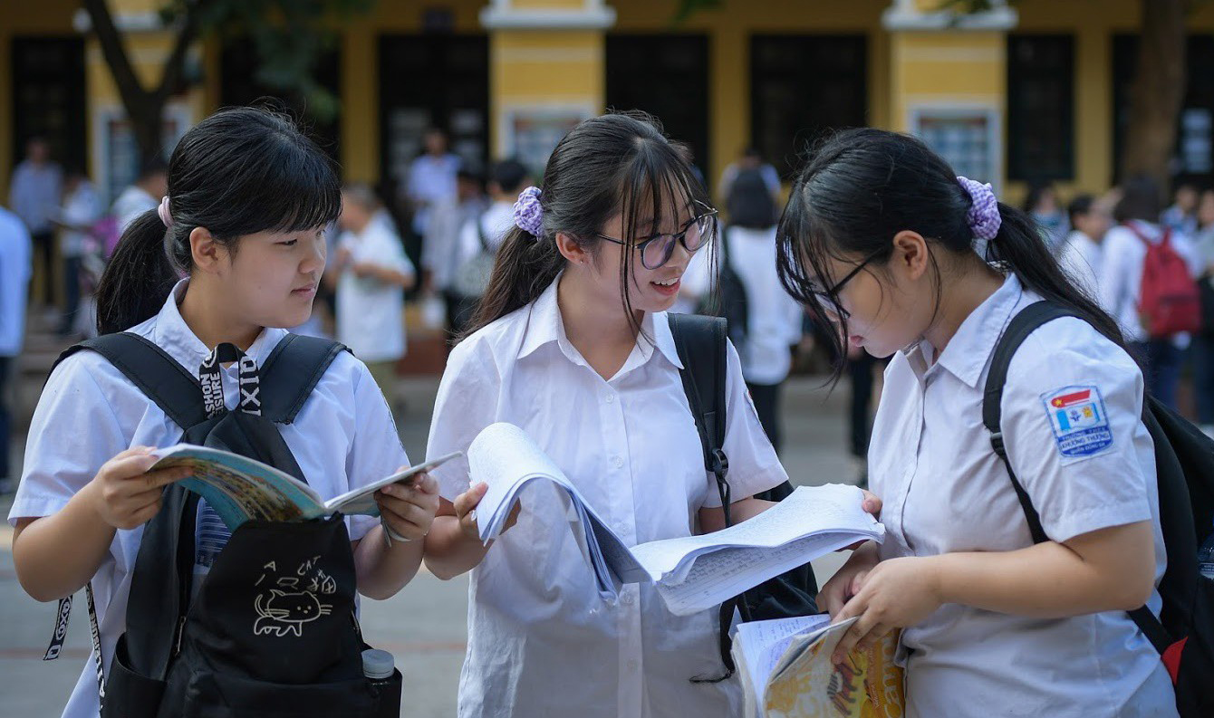 Điều kiện thi vào lớp 10 Hà Nội 2023: Có cần hộ khẩu Hà Nội?