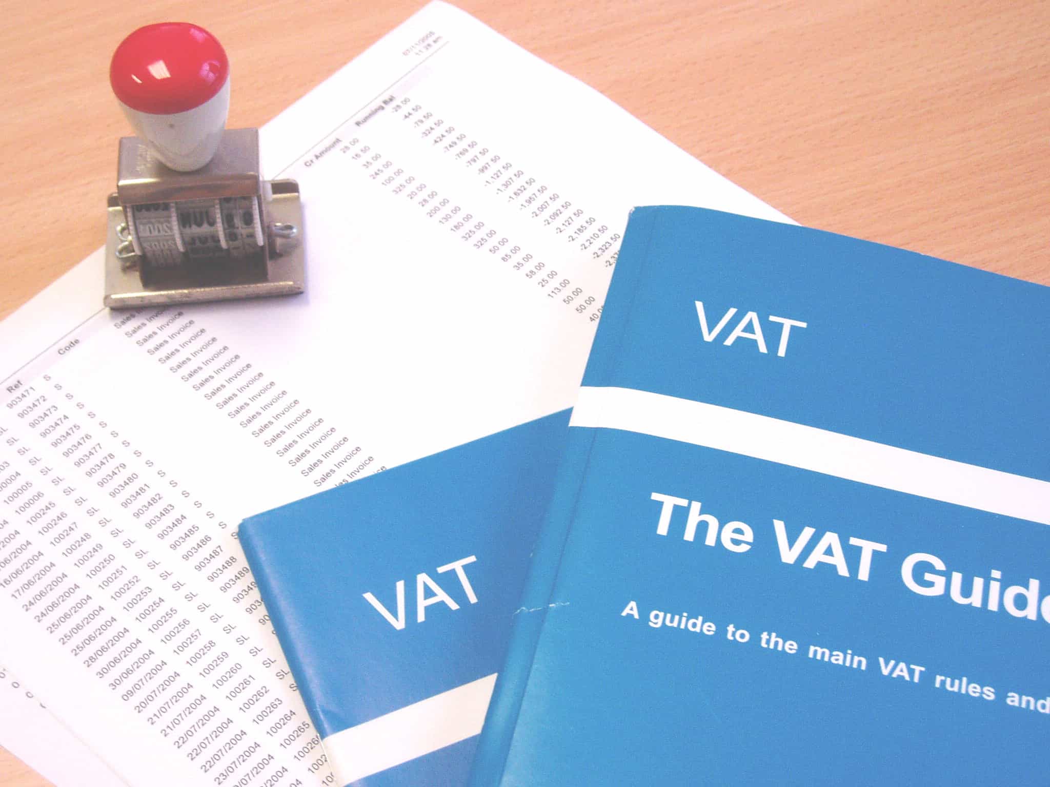Hoá đơn lập trước, 01/7/2023 mới ký, VAT 8% hay 10%?