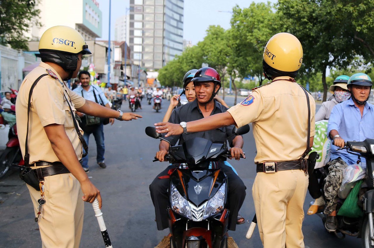 Cảnh sát giao thông mặc thường phục được phối hợp xử lý vi phạm