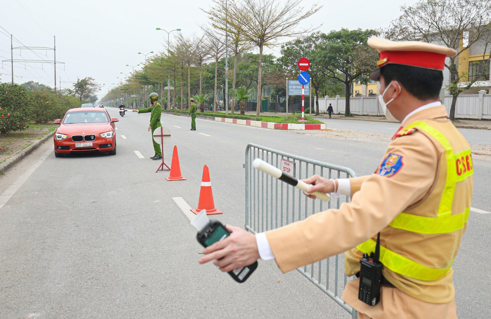 CSGT có được kiểm tra CCCD của người vi phạm?