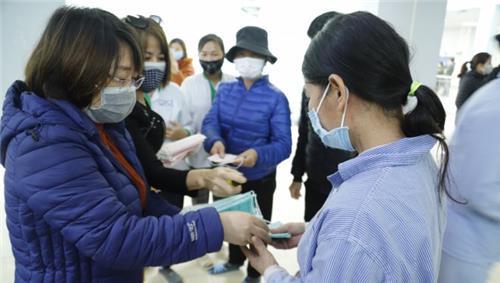 TP. Hồ Chí Minh tiếp tục yêu cầu người dân đeo khẩu trang