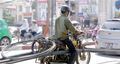 Hà Nội, TP. HCM thu hồi xe cũ nát gây ô nhiễm môi trường