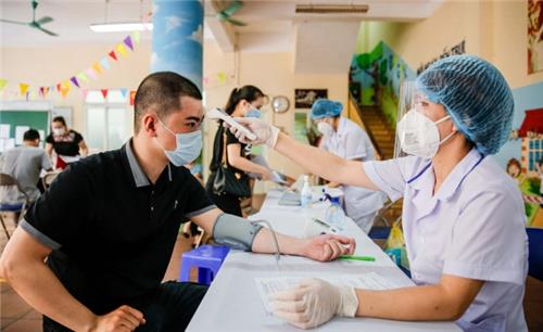 Đề nghị ưu tiên tiêm vắc xin Covid-19 cho lái xe, logistics