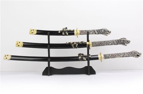 Trưng bày đao, kiếm trong nhà có vi phạm pháp luật?