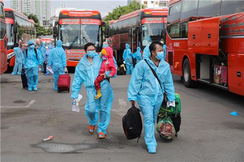 Hướng dẫn người dân “kẹt” ở tỉnh đăng ký trở về TP. HCM