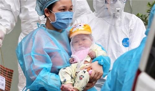 Hà Nội tăng cường công tác điều trị Covid-19 cho trẻ em