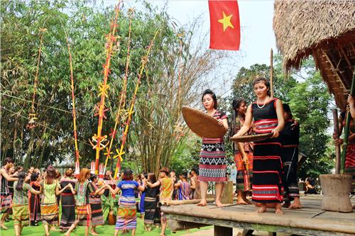 Hộ dân tộc thiểu số thiếu đất được hỗ trợ đến 10 triệu để chuyển đổi nghề