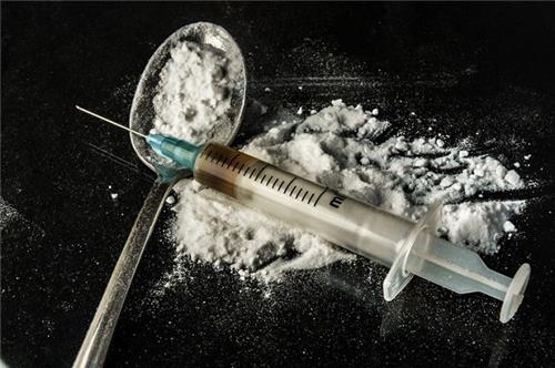 Người dưới 18 tuổi nghiện ma túy: Có bắt buộc phải đi cai nghiện?