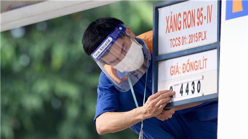 Đề xuất phương án giảm áp lực tăng giá xăng dầu trong nước