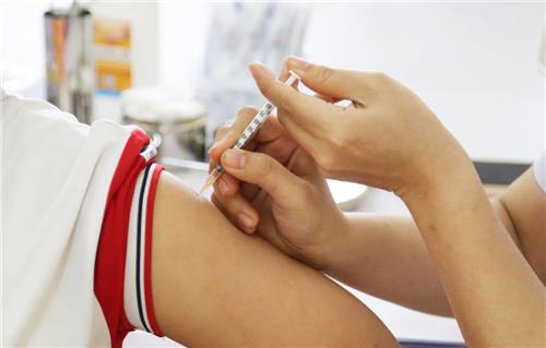 Hà Nội: Tiêm mũi 3 vắc xin phòng Covid-19 cho trẻ 12-17 tuổi từ tháng 7/2022