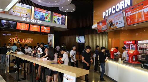 Trẻ em, người cao tuổi được giảm ít nhất 20% giá vé xem phim tại rạp