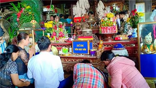 Tiếp nhận tiền công đức phải mở tài khoản hoặc sổ ghi chép