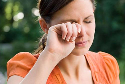 Kiểm tra, xử phạt các cơ sở lợi dụng dịch đau mắt đỏ để tăng giá thuốc
