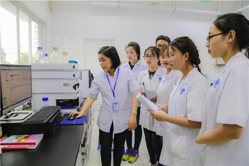 Chương trình bồi dưỡng viên chức thiết bị, thí nghiệm trường học mới
