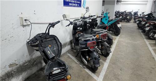 Hà Nội cấm sạc xe điện qua đêm tại chung cư mini