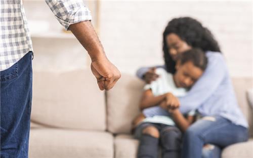 Quy trình xử lý tố giác bạo lực gia đình qua tổng đài