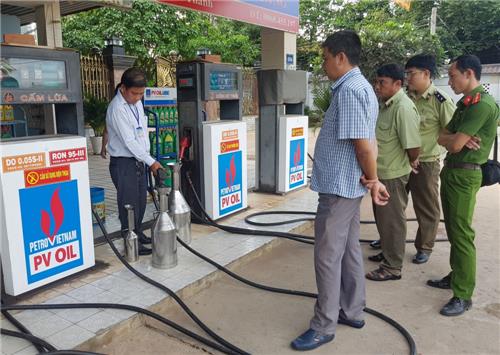 Xem xét tạm dừng hoạt động với cửa hàng xăng dầu không xuất hóa đơn